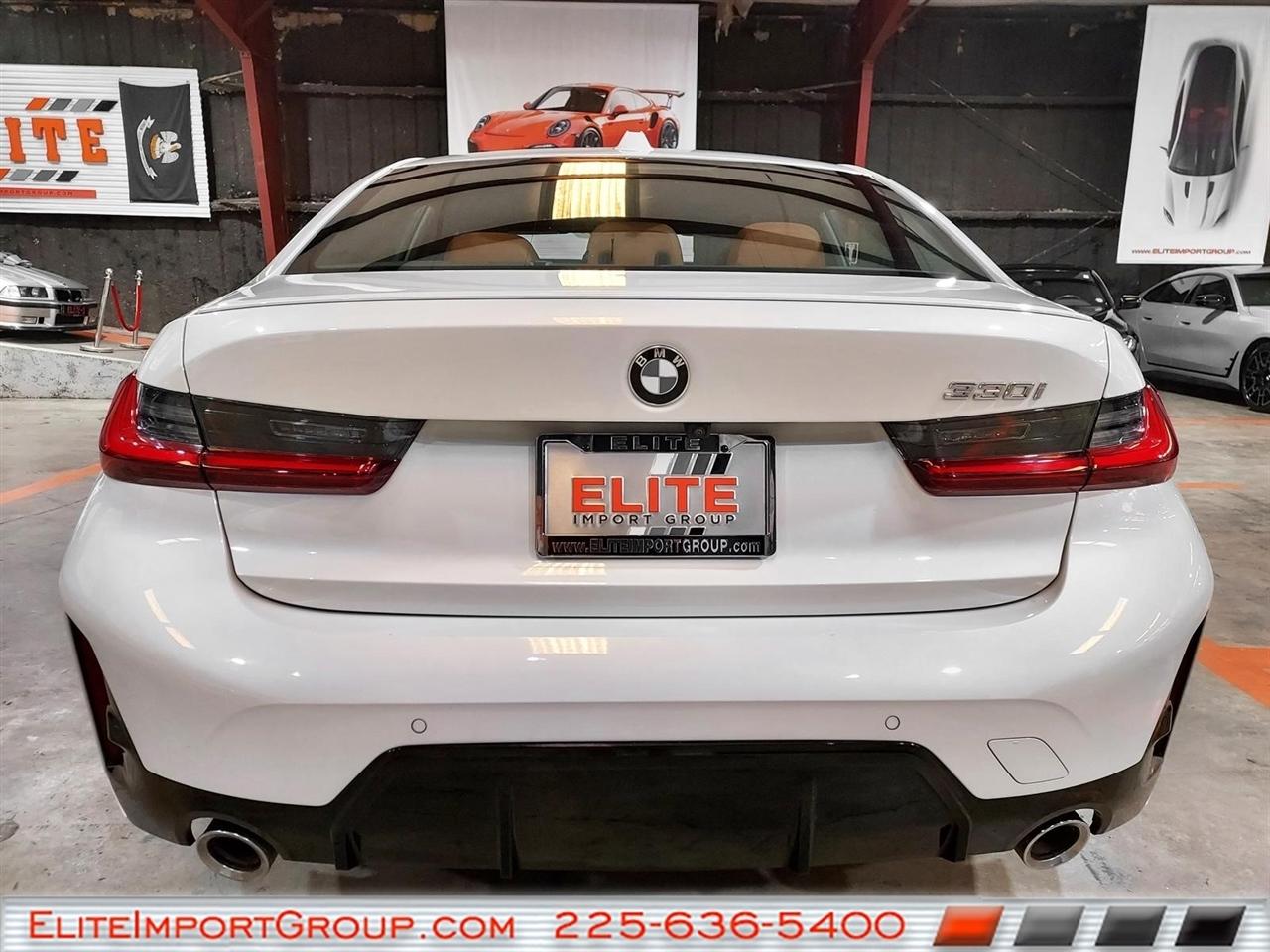 BMW 330i photo 7
