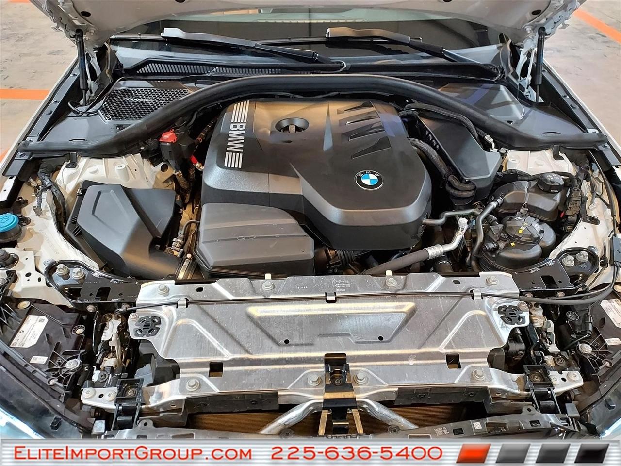 BMW 330i photo 12