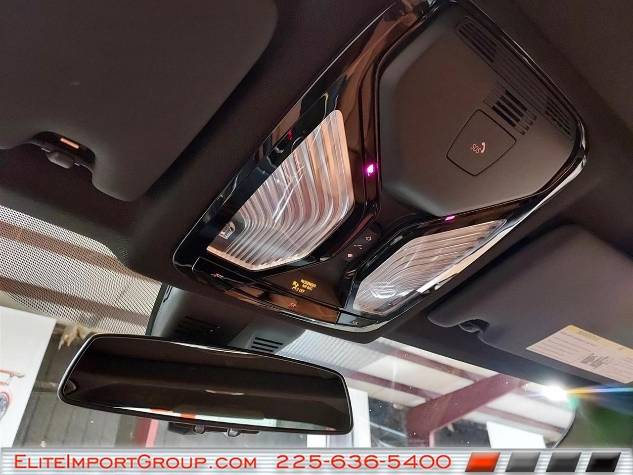 BMW 330i photo 36