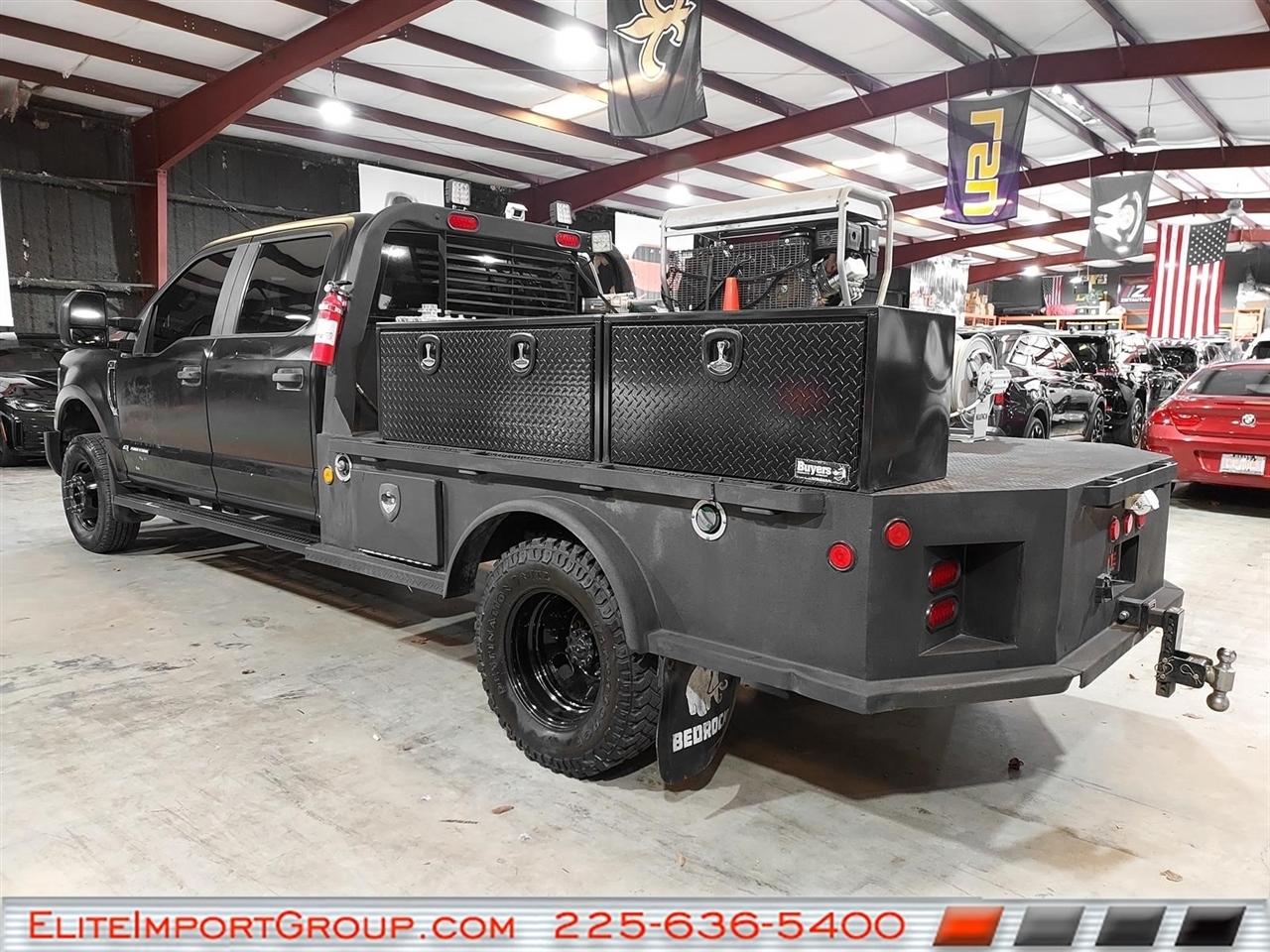 Ford Super Duty F-350 DRW Lariat 4WD Crew Cab 179" WB 60" CA 2019