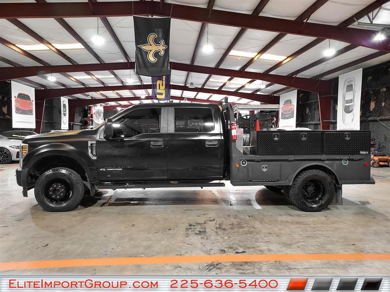Ford Super Duty F-350 DRW Lariat 4WD Crew Cab 179" WB 60" CA 2019