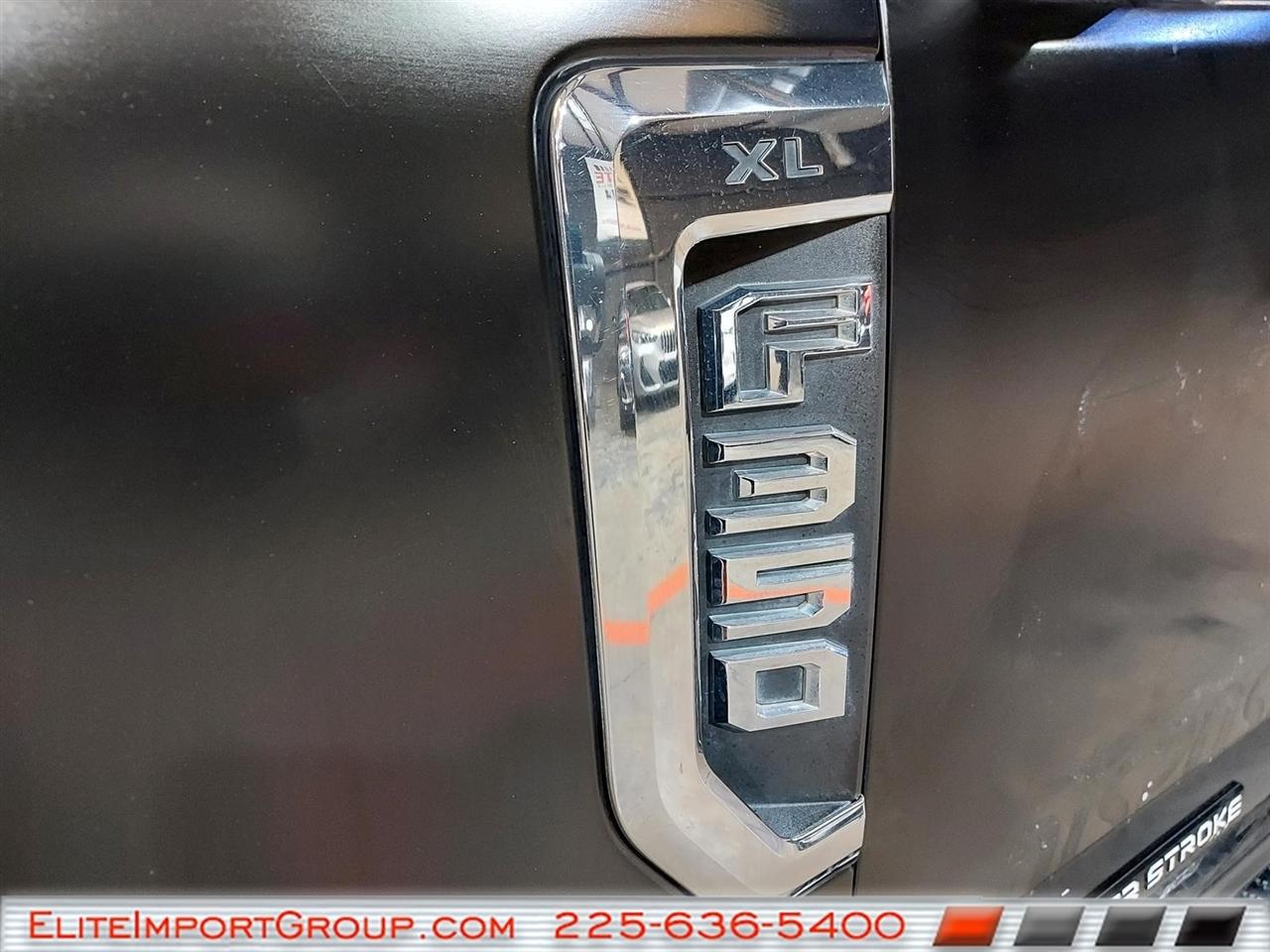 Ford Super Duty F-350 DRW Lariat 4WD Crew Cab 179" WB 60" CA 2019