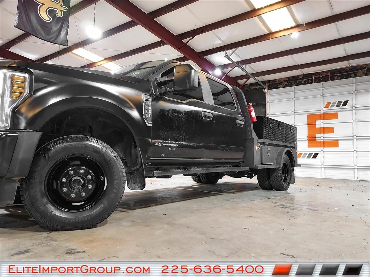 Ford Super Duty F-350 DRW Lariat 4WD Crew Cab 179" WB 60" CA 2019