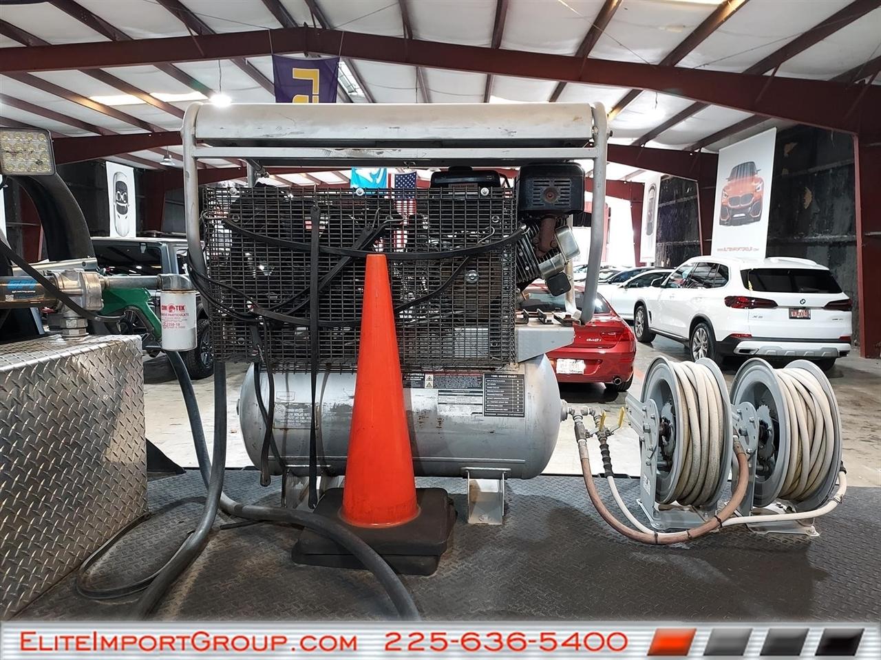 Ford Super Duty F-350 DRW Lariat 4WD Crew Cab 179" WB 60" CA 2019