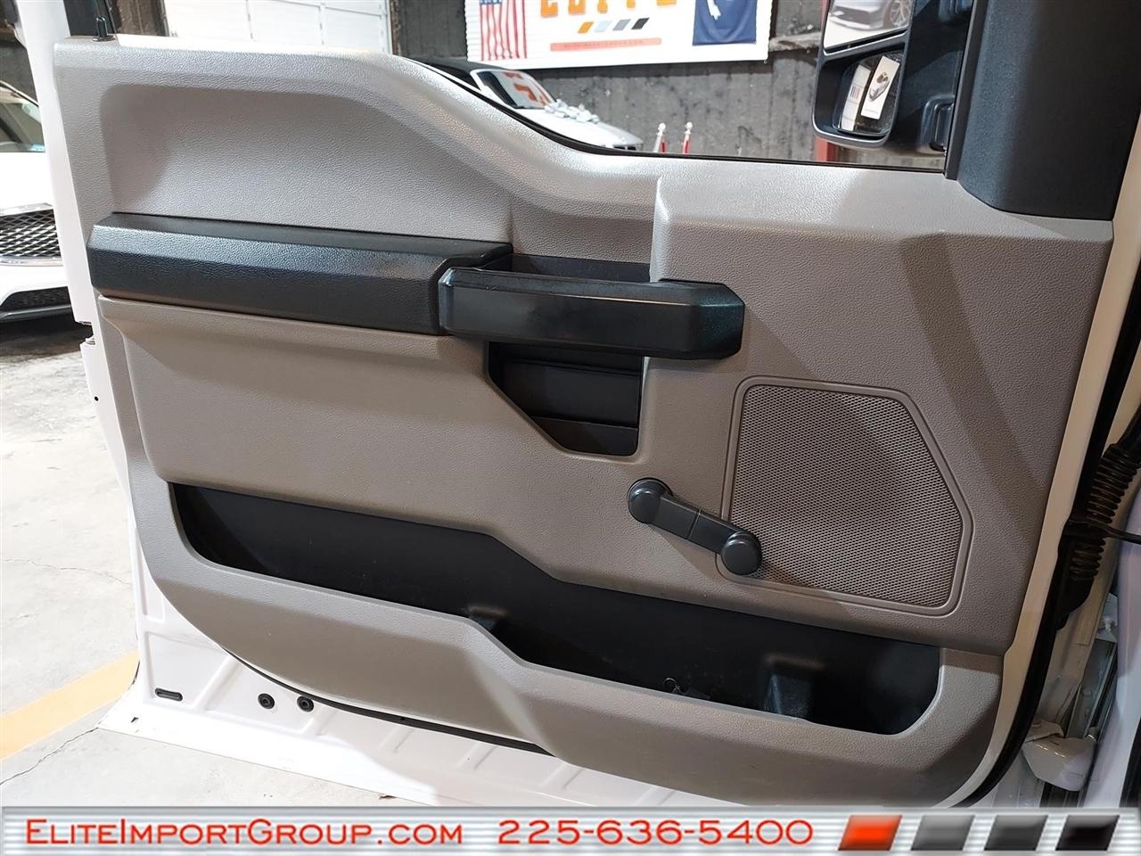 Ford Super Duty F-350 DRW Lariat 4WD Crew Cab 179" WB 60" CA 2019