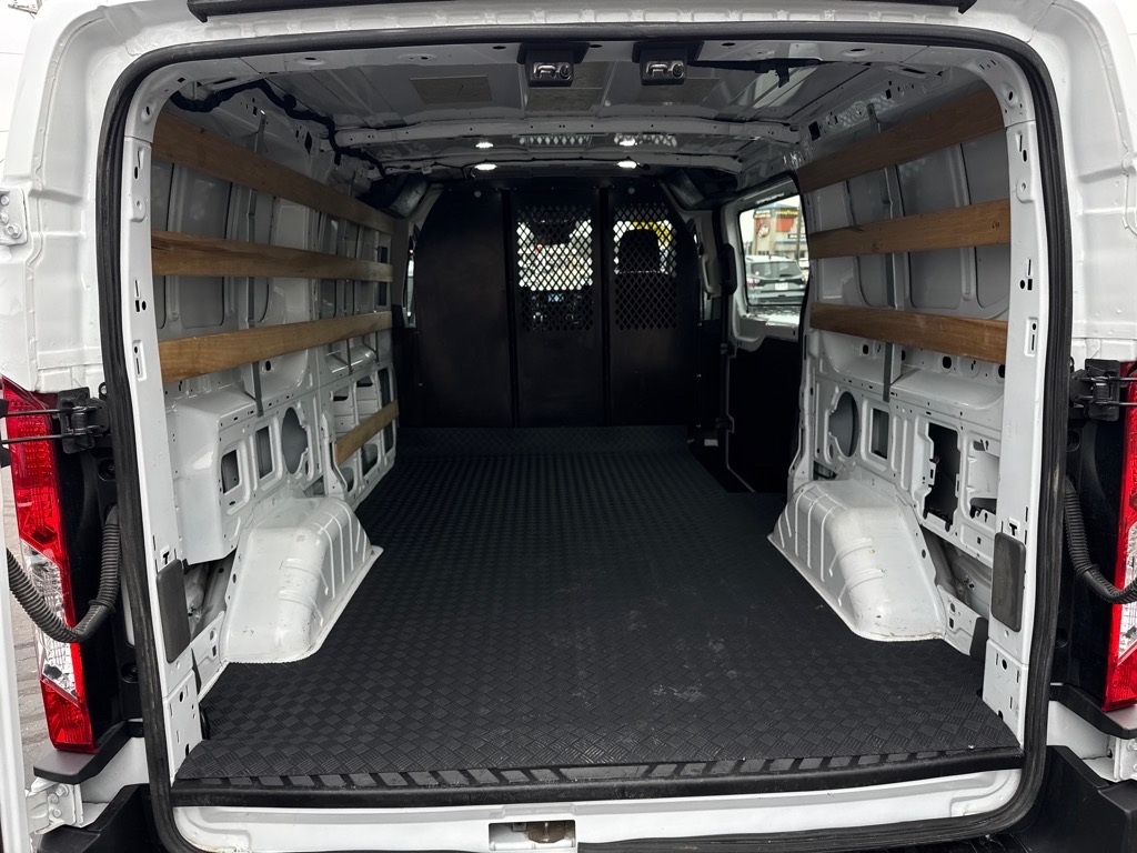Ford Transit Cargo Van T-250 130" Low Rf 9070 GVWR RWD 2023 Ford Transit Cargo Van T-250 130" Low Rf 9070 GVWR RWD 2023
