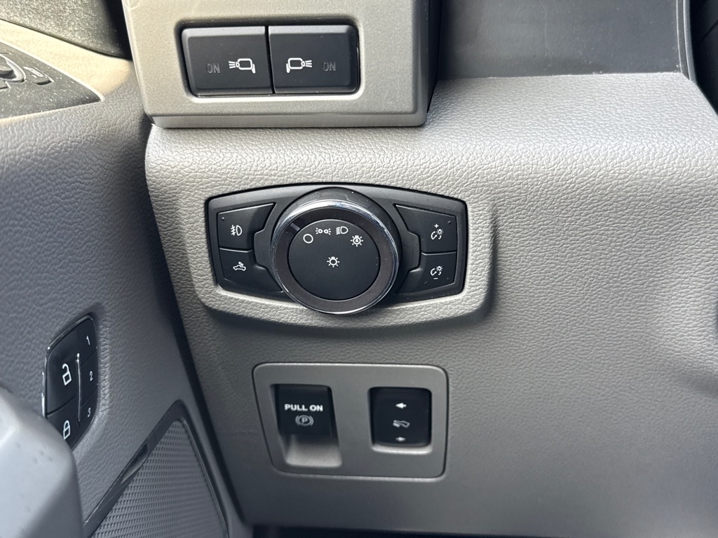 Ford F-150 Lariat SuperCrew 6.5-ft Box 4WD 2019 Ford F-150 Lariat SuperCrew 6.5-ft Box 4WD 2019