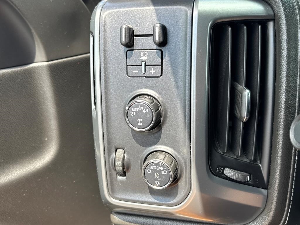 Chevrolet Silverado 1500 4WD Crew Cab 143.5" LTZ w/1LZ 2017