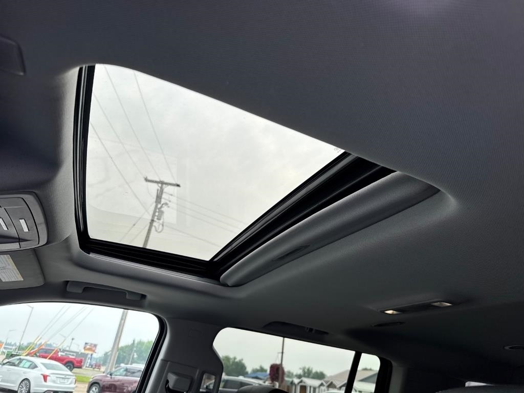 Chevrolet Suburban 4WD 4dr 1500 LT 2019 Chevrolet Suburban 4WD 4dr 1500 LT 2019