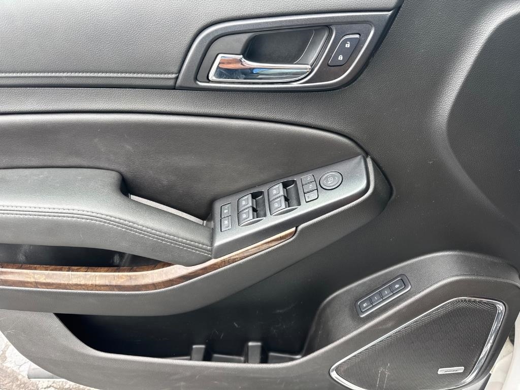 Chevrolet Suburban 4WD 4dr 1500 LT 2019 Chevrolet Suburban 4WD 4dr 1500 LT 2019