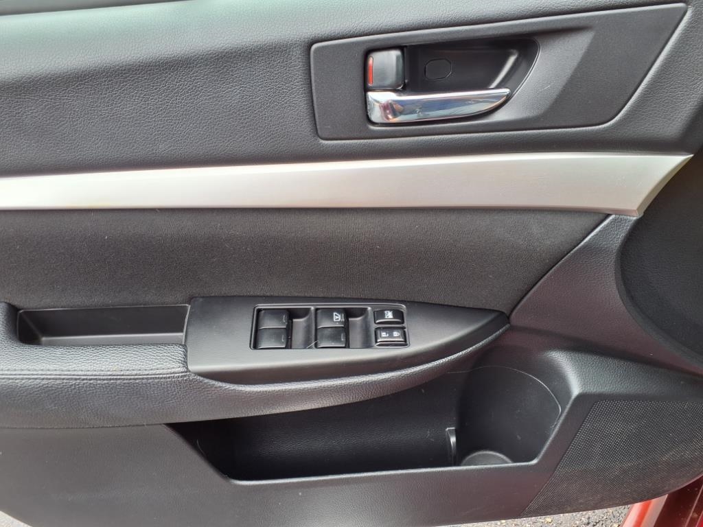 Subaru Legacy 4dr Sdn H4 Auto 2.5i 2012