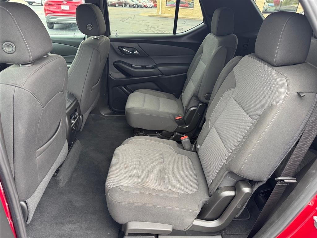 Chevrolet Traverse FWD 4dr LT Cloth w/1LT 2023 Chevrolet Traverse FWD 4dr LT Cloth w/1LT 2023
