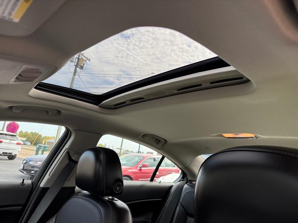 Buick Regal 4dr Sdn Premium II AWD 2016 Buick Regal 4dr Sdn Premium II AWD 2016