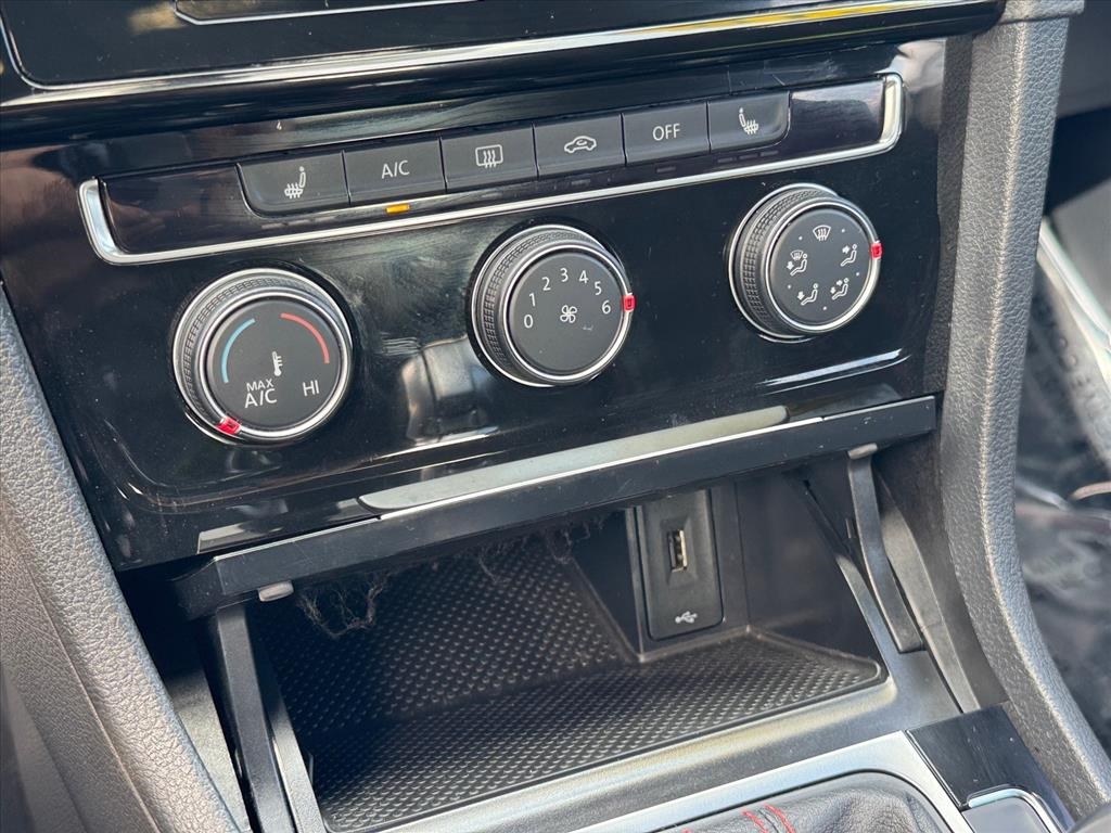 Volkswagen Golf GTI 2.0T Autobahn DSG 2018 Volkswagen Golf GTI 2.0T Autobahn DSG 2018