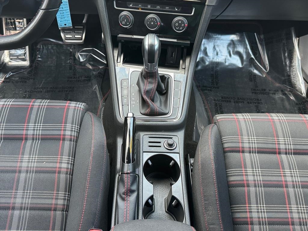 Volkswagen Golf GTI 2.0T Autobahn DSG 2018 Volkswagen Golf GTI 2.0T Autobahn DSG 2018