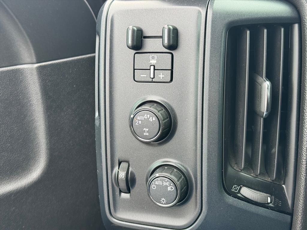 Chevrolet Silverado 1500 4WD Double Cab 143.5" Custom 2018