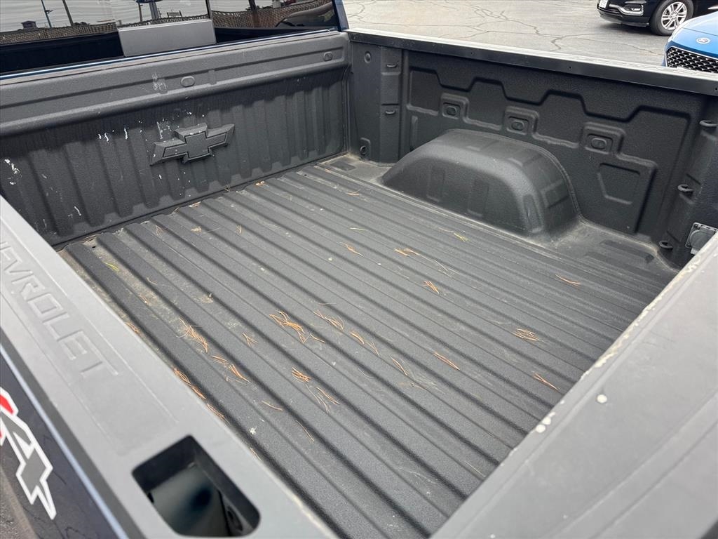 Chevrolet Silverado 1500 4WD Crew Cab 147" LT w/1LT 2022