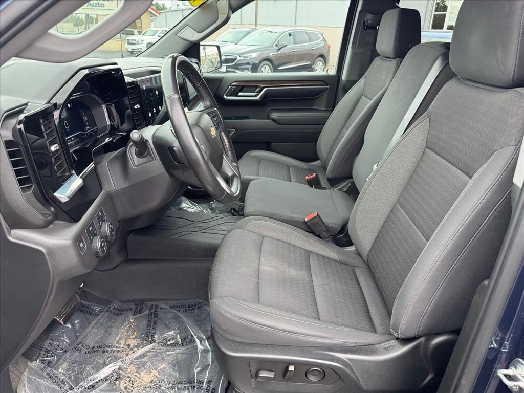 Chevrolet Silverado 1500 4WD Crew Cab 147" LT w/1LT 2022