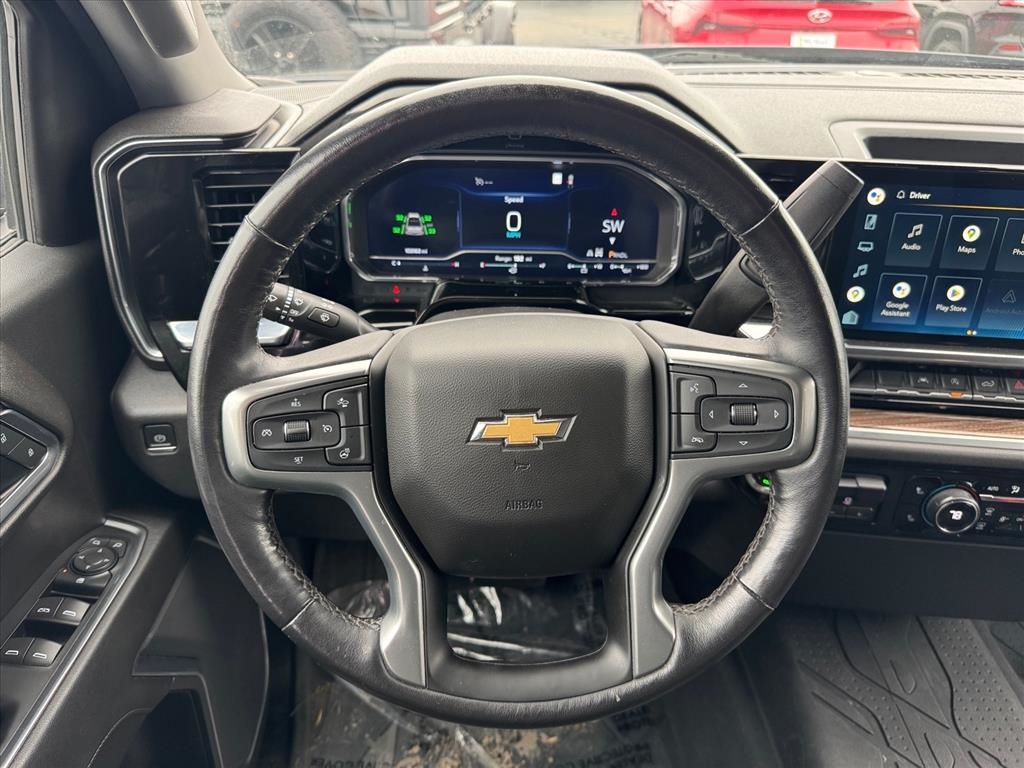 Chevrolet Silverado 1500 4WD Crew Cab 147" LT w/1LT 2022