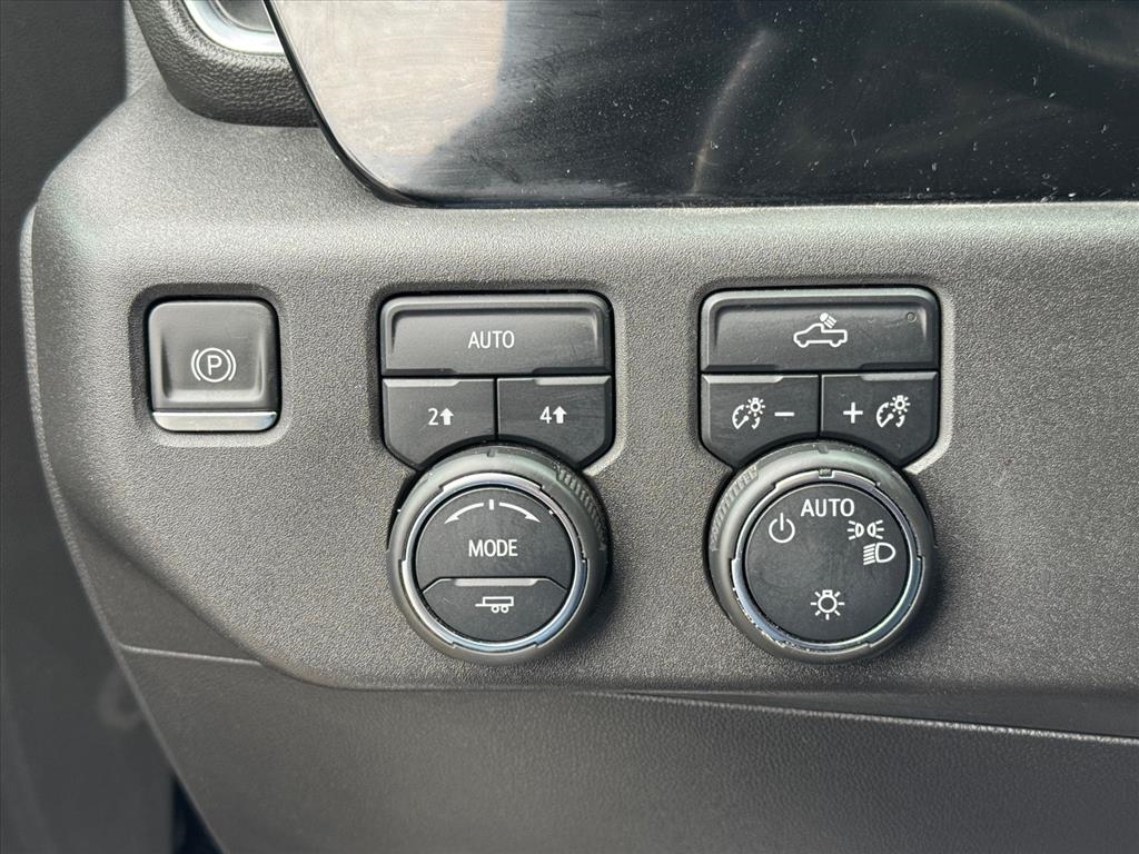 Chevrolet Silverado 1500 4WD Crew Cab 147" LT w/1LT 2022