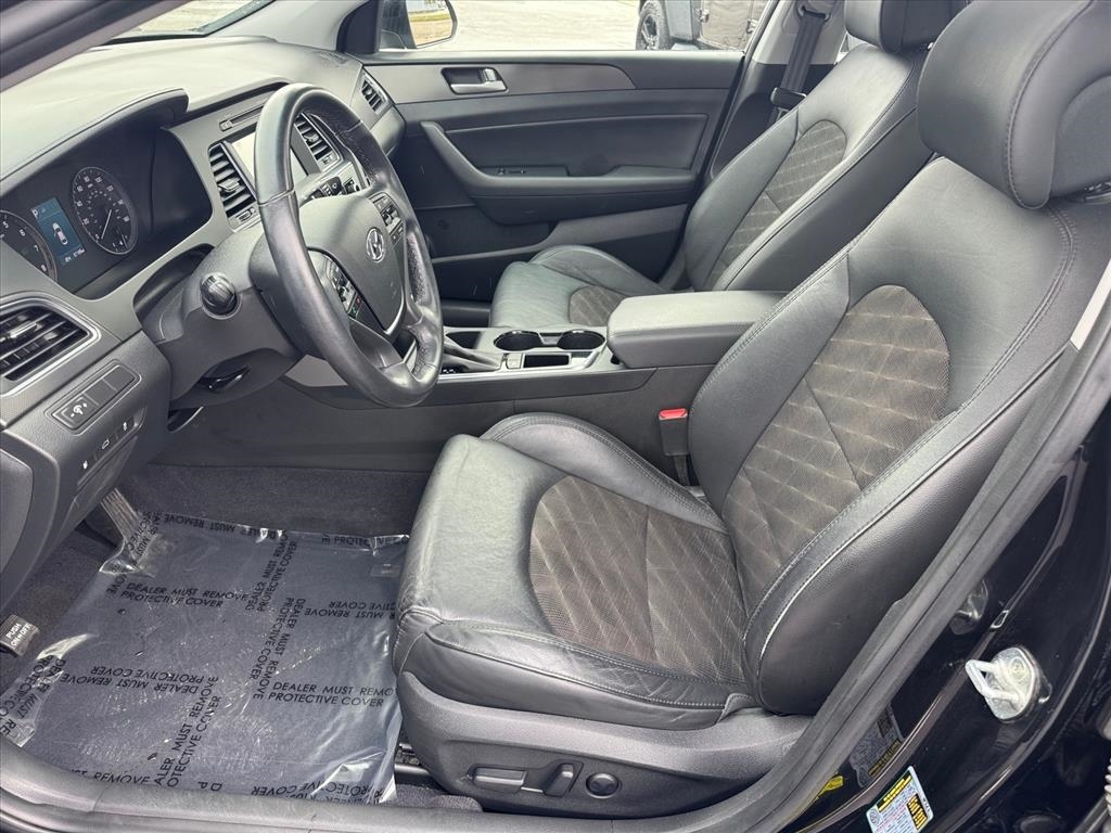 Hyundai Sonata Sport 2.4L 2017 Hyundai Sonata Sport 2.4L 2017