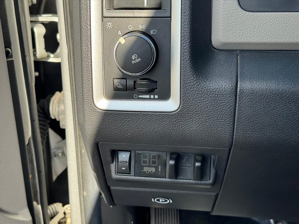 Dodge Ram 2500 4WD Crew Cab 169" SLT 2010