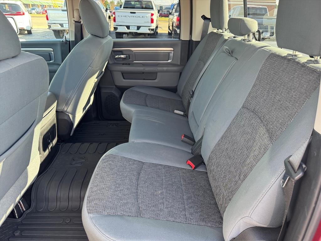 RAM 1500 Big Horn 4x4 Crew Cab 5'7" Box 2017