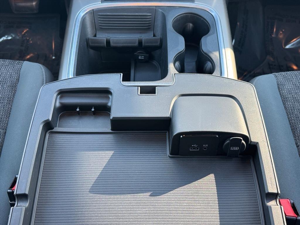 RAM 1500 Big Horn 4x4 Crew Cab 5'7" Box 2017