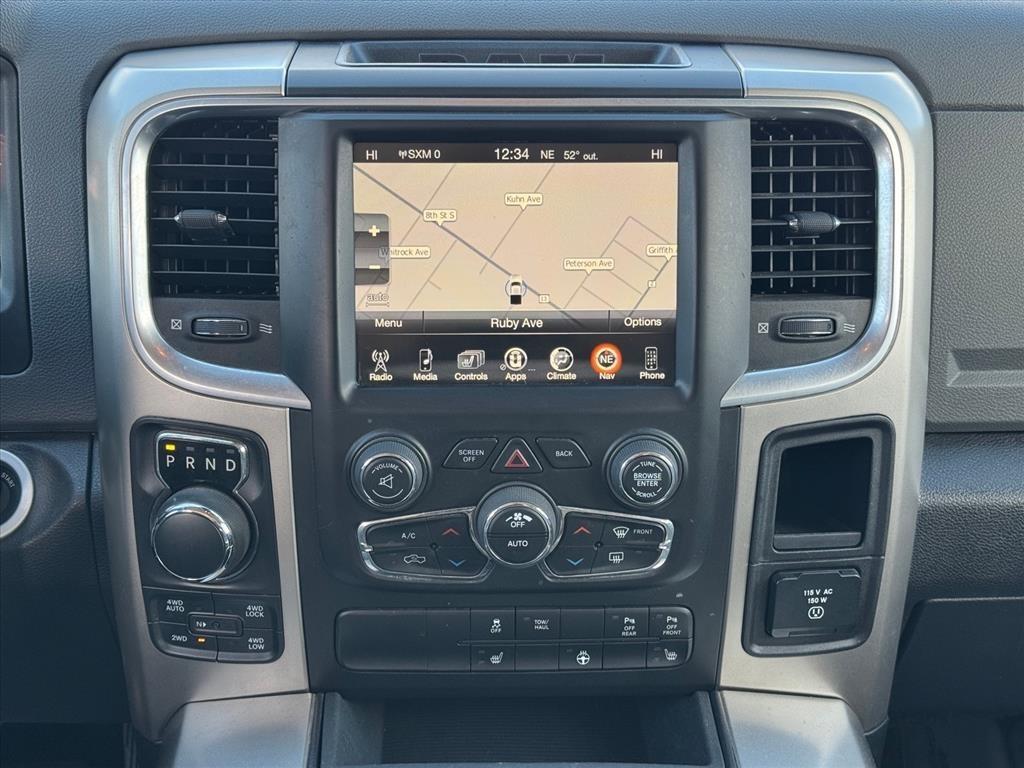 RAM 1500 Big Horn 4x4 Crew Cab 5'7" Box 2017