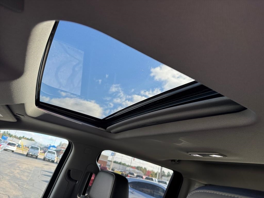 GMC Sierra 1500 4WD Crew Cab 147" SLT 2019 GMC Sierra 1500 4WD Crew Cab 147" SLT 2019