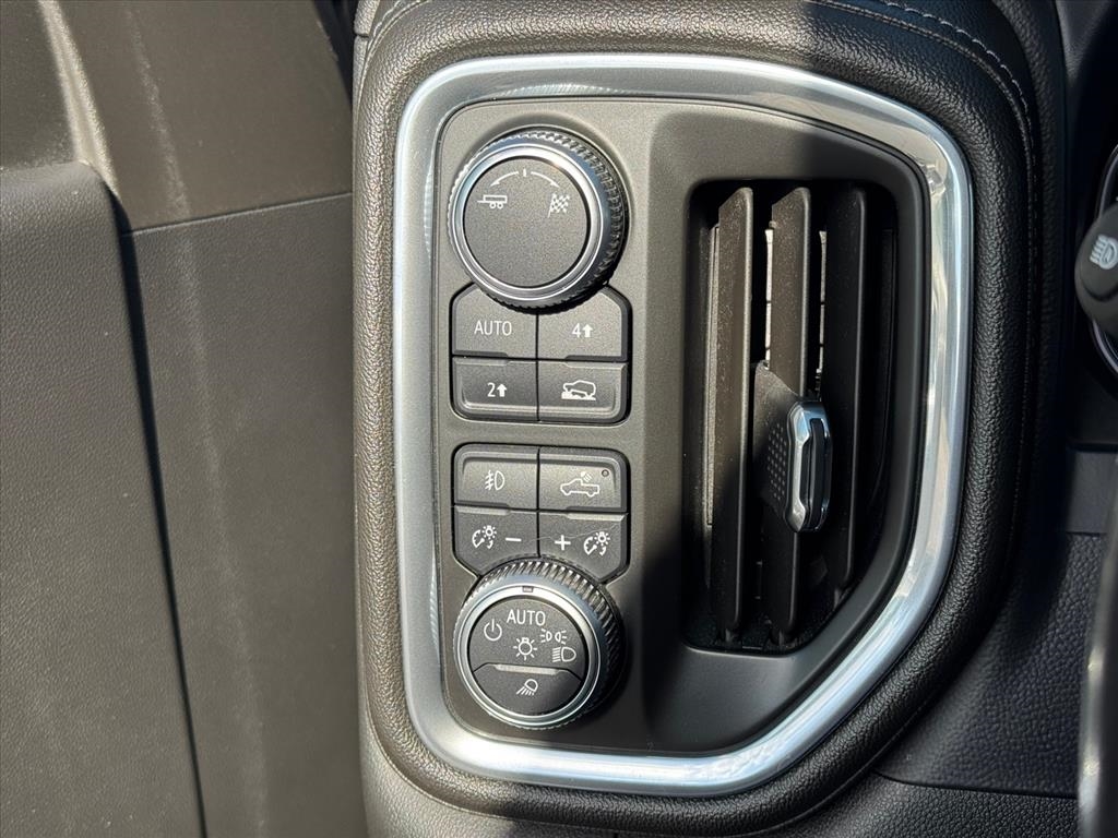 GMC Sierra 1500 4WD Crew Cab 147" SLT 2019 GMC Sierra 1500 4WD Crew Cab 147" SLT 2019