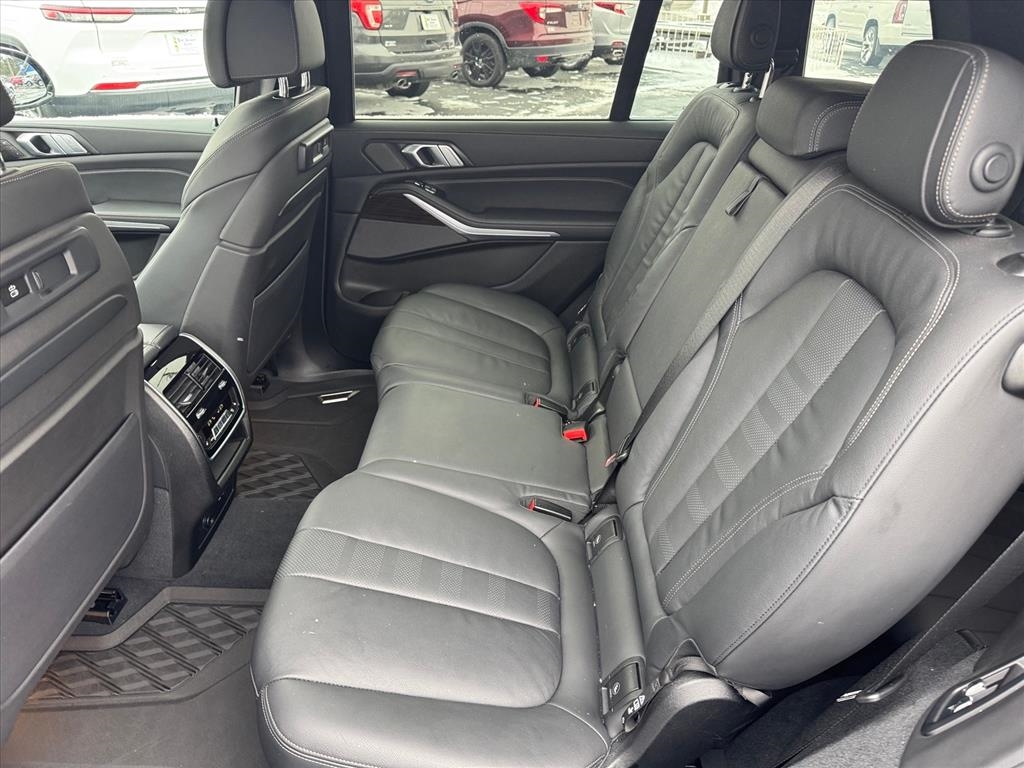 BMW X7 xDrive40i Sports Activity Vehicle 2020