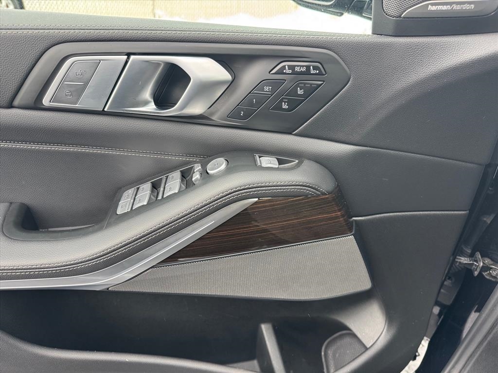 BMW X7 xDrive40i Sports Activity Vehicle 2020