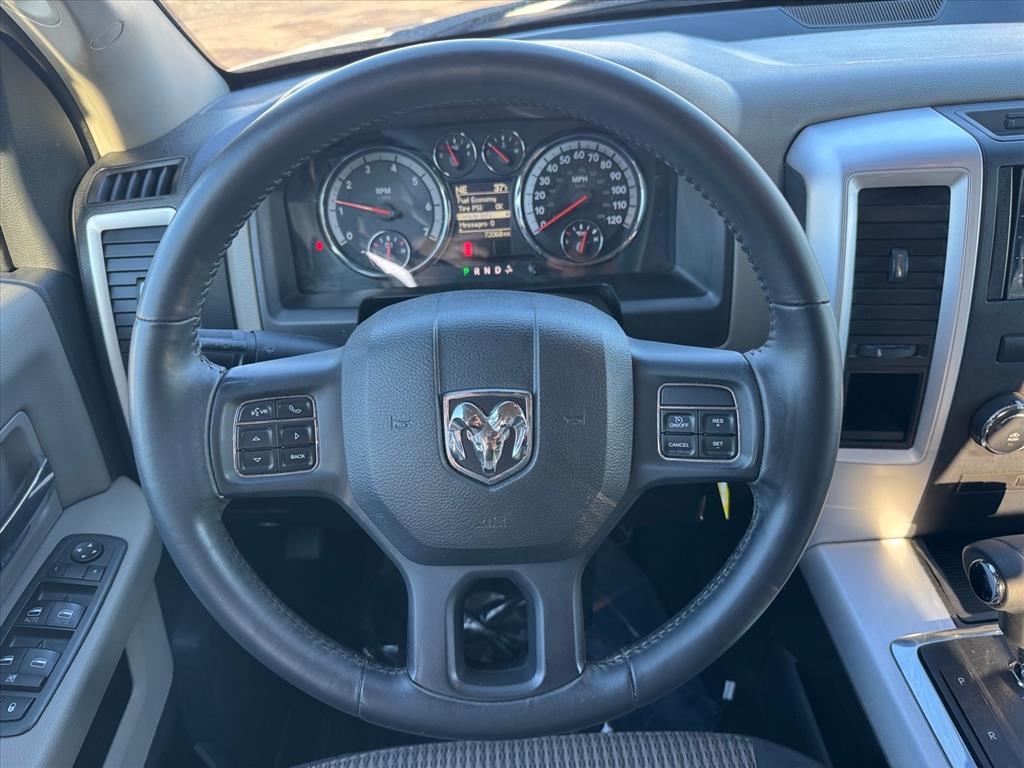 RAM 1500 2WD Quad Cab 140.5" Big Horn 2012