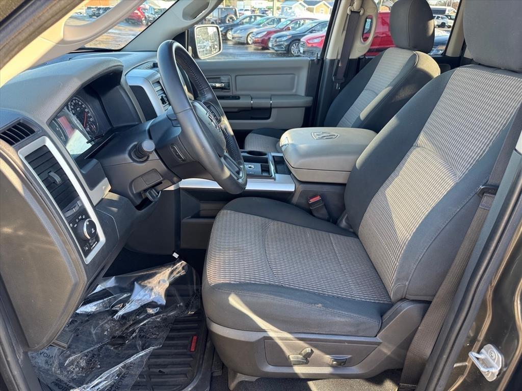 RAM 1500 2WD Quad Cab 140.5" Big Horn 2012