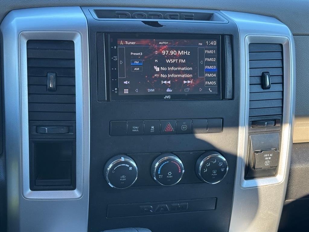 RAM 1500 2WD Quad Cab 140.5" Big Horn 2012