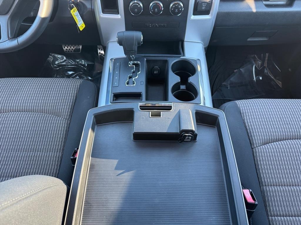 RAM 1500 2WD Quad Cab 140.5" Big Horn 2012