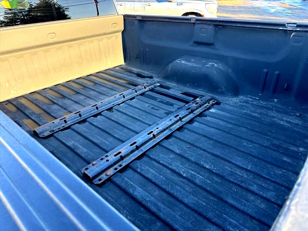 Chevrolet Silverado 2500HD 4WD Crew Cab 153.7" LT 2011