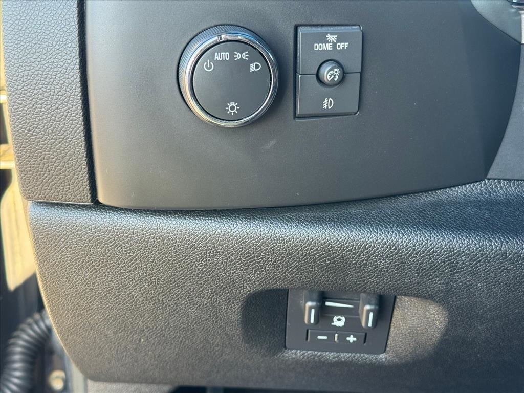 Chevrolet Silverado 2500HD 4WD Crew Cab 153.7" LT 2011