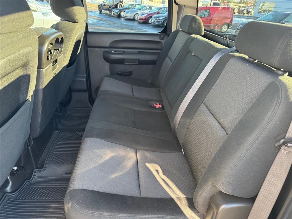 Chevrolet Silverado 2500HD 4WD Crew Cab 153.7" LT 2011