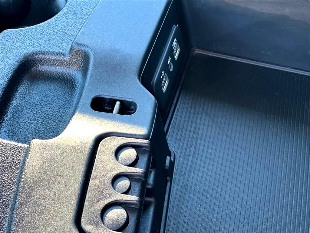 RAM 1500 Classic SLT 4x4 Reg Cab 8' Box 2019