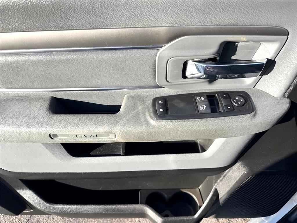 RAM 1500 Classic SLT 4x4 Reg Cab 8' Box 2019