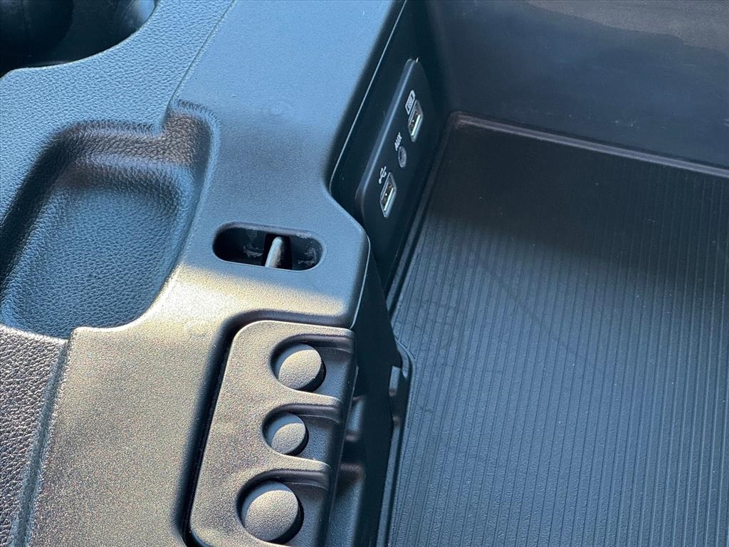 RAM 1500 Classic SLT 4x4 Reg Cab 8' Box 2019