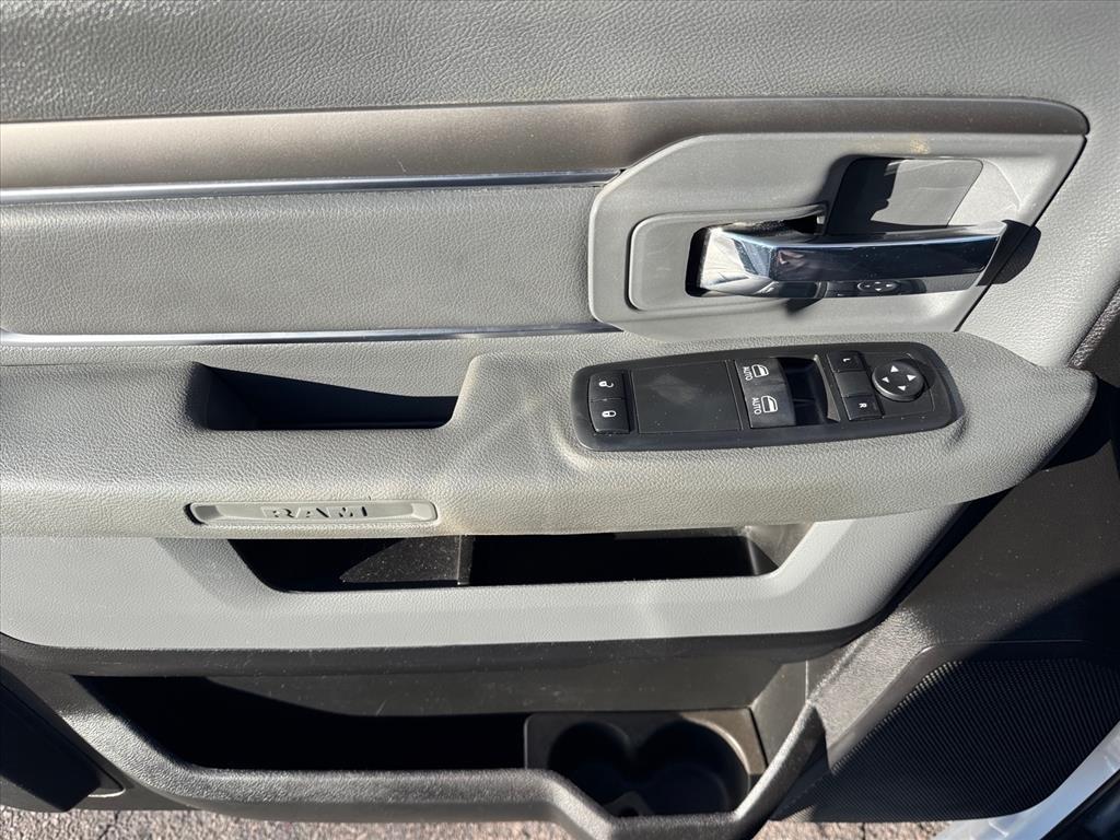 RAM 1500 Classic SLT 4x4 Reg Cab 8' Box 2019