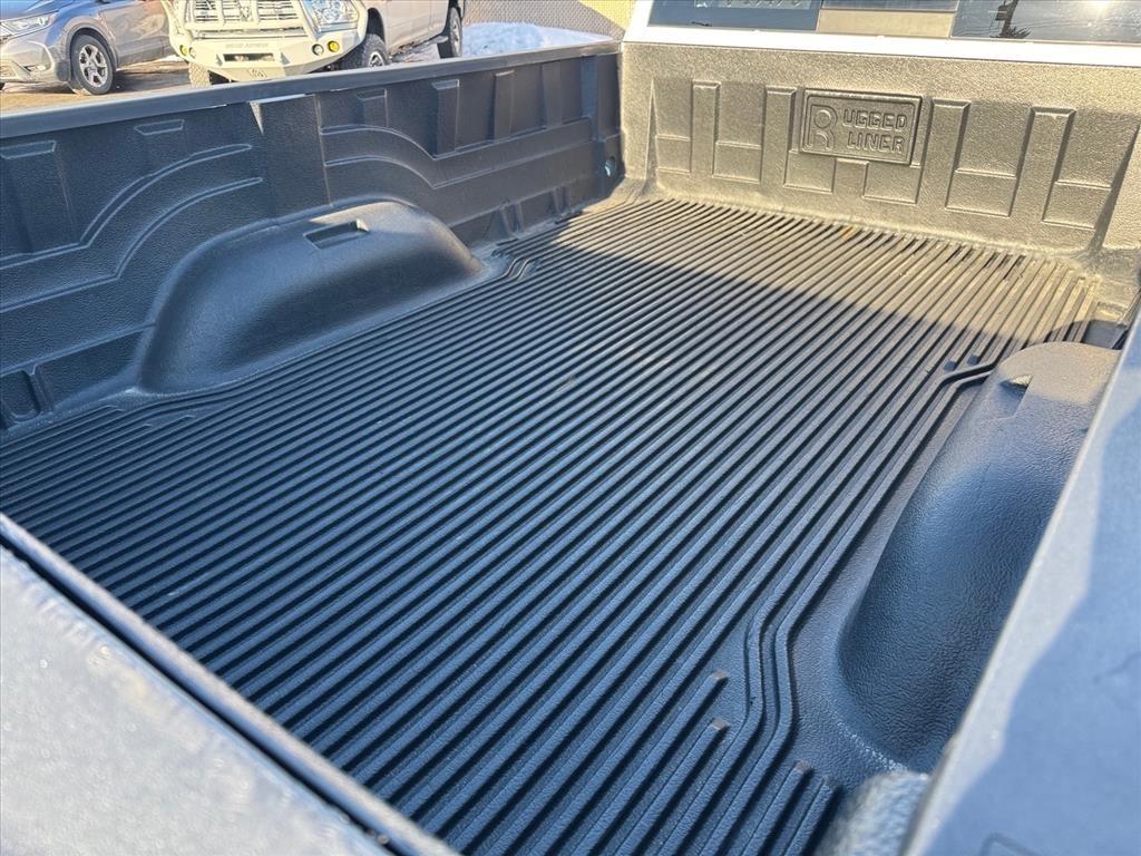 RAM 1500 Classic SLT 4x4 Reg Cab 8' Box 2019