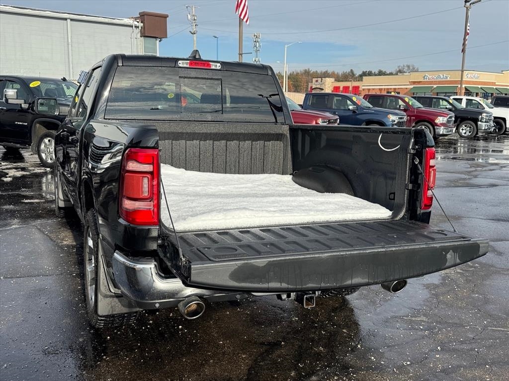 RAM 1500 Big Horn 4x4 Crew Cab 5'7" Box 2020