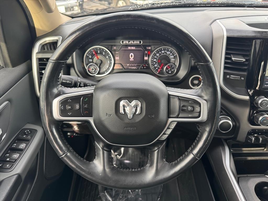 RAM 1500 Big Horn 4x4 Crew Cab 5'7" Box 2020