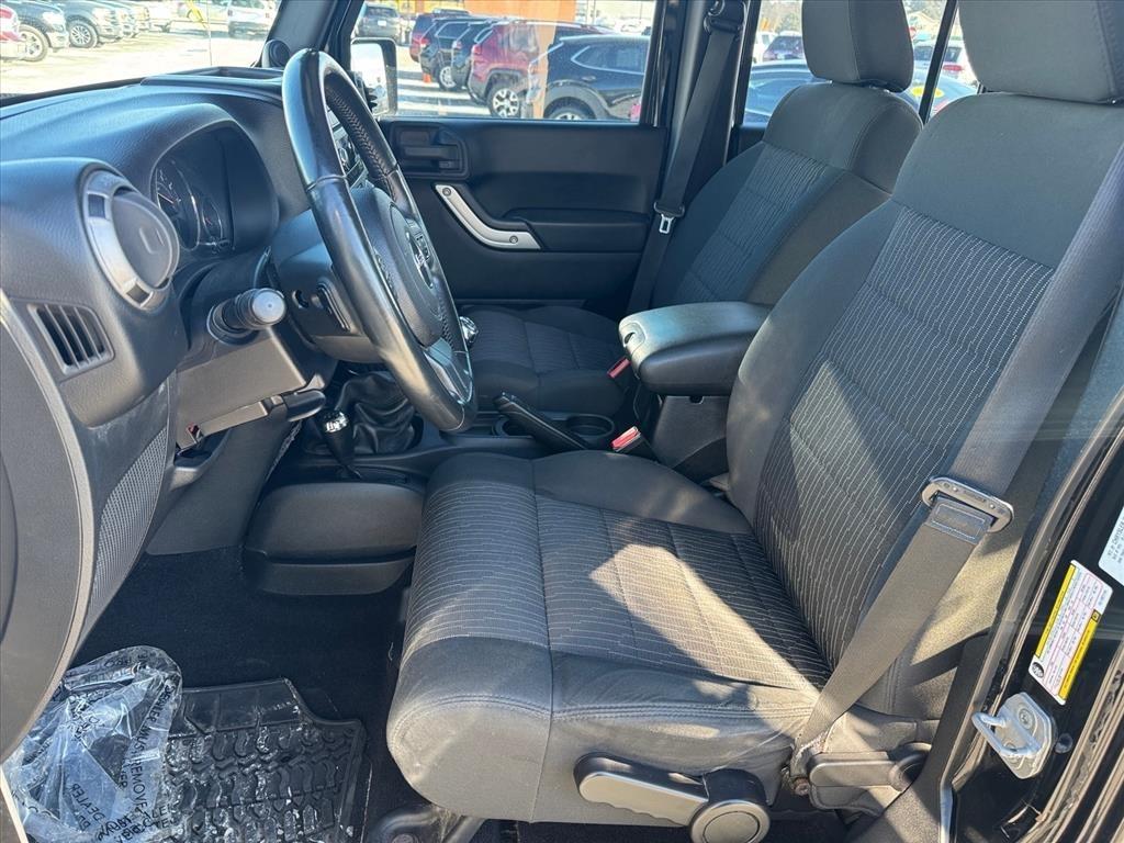 Jeep Wrangler Unlimited 4WD 4dr Sport 2012