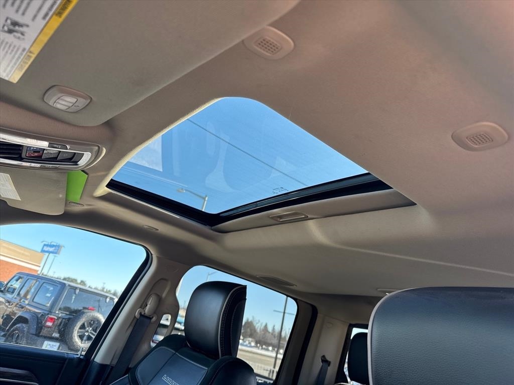 RAM 2500 Laramie 4x4 Crew Cab 6'4" Box 2020