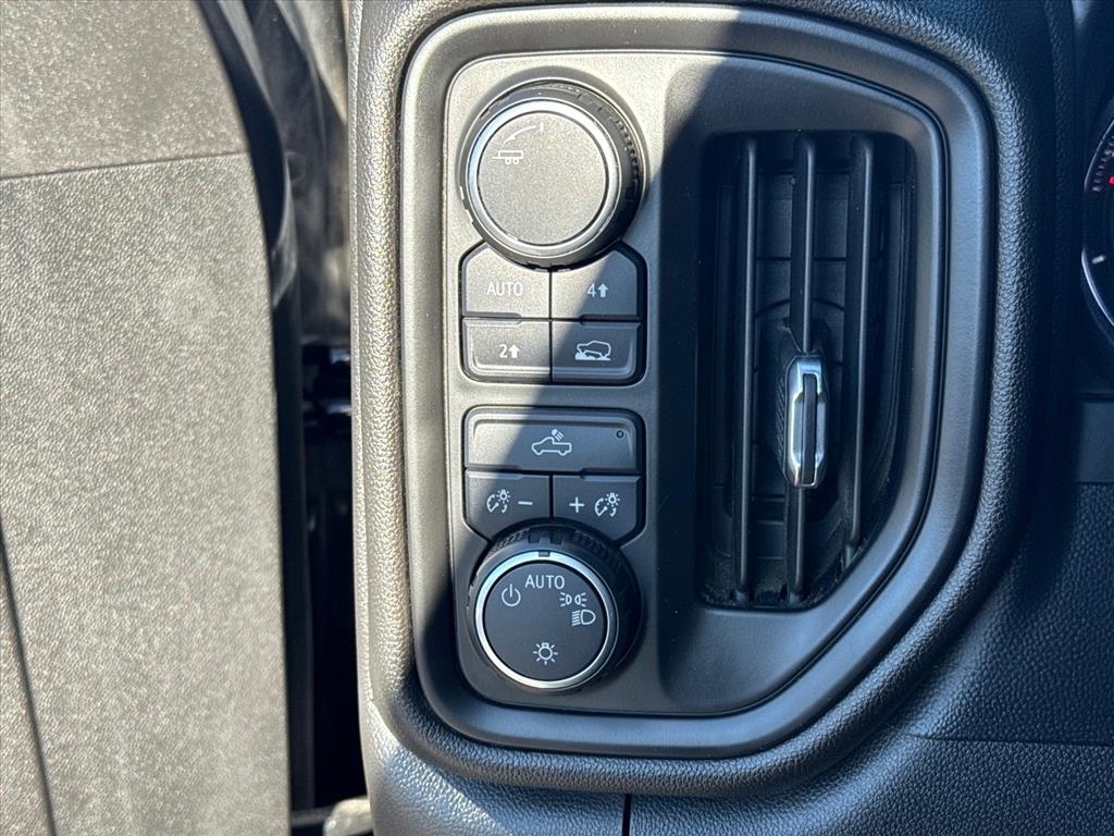 Chevrolet Silverado 1500 4WD Crew Cab 157" Custom 2020